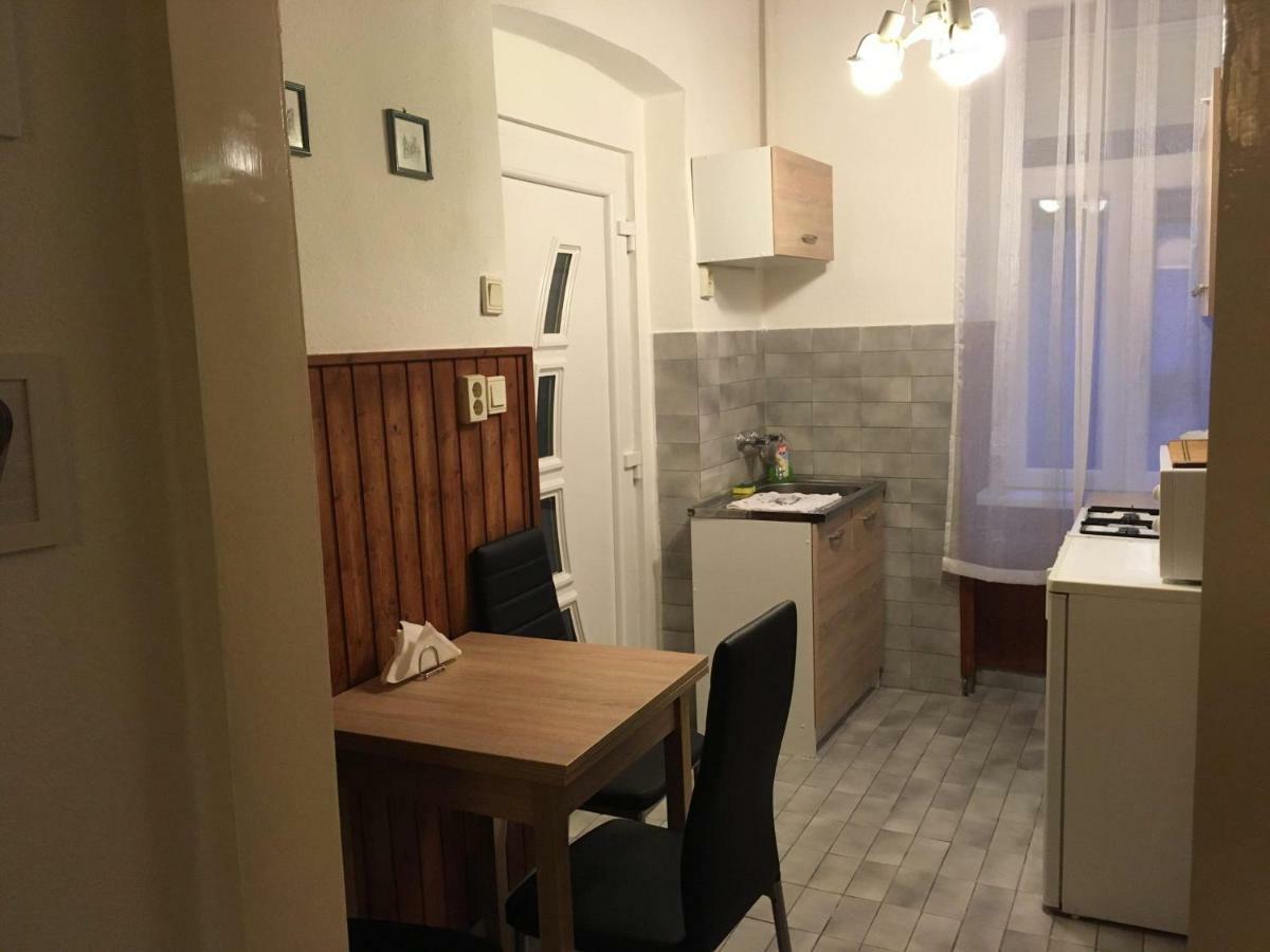 Jazmin Apartman Διαμέρισμα Πετς Εξωτερικό φωτογραφία