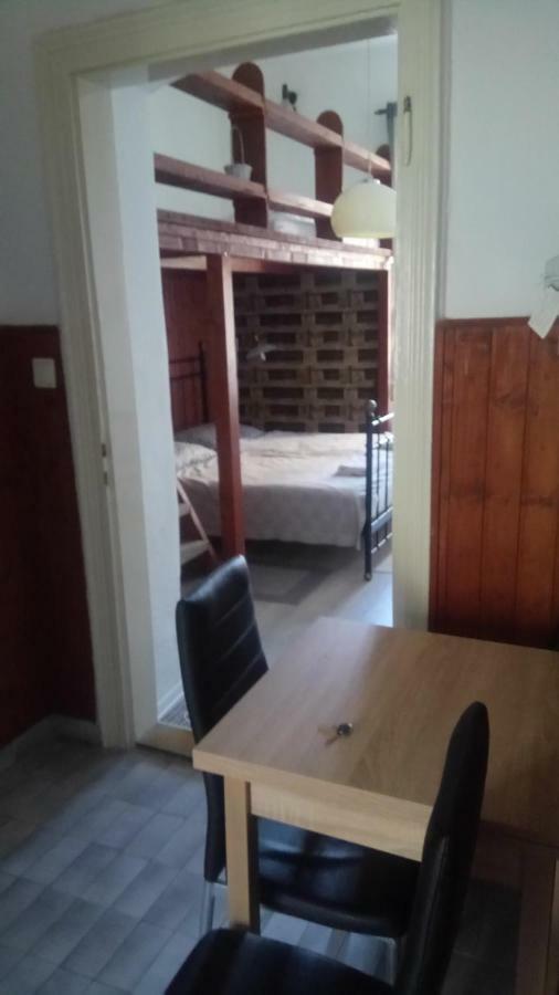 Jazmin Apartman Διαμέρισμα Πετς Εξωτερικό φωτογραφία